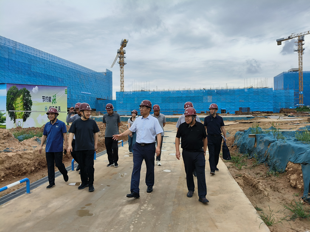 集團(tuán)公司黨委書記、董事長汪洋到六十七高級中學(xué)項目調(diào)研項目建設(shè)工作